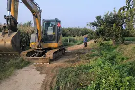 福山区回里镇：为民修路助秋收 心系群众解民忧图片