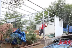 江华“两河三岸”项目河边街片区：依法拆除四栋违建建筑，助力营商环境再优化图片