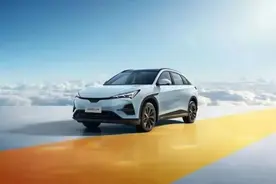 北汽集团战略投资小马智行，未来三年将打造数千辆无人驾驶出行服务车队图片