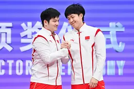 夺得乒乓球男双冠军，樊振东/王楚钦：拿金牌为祖国献礼图片