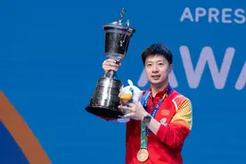 乒乓球世界杯：马龙三度封王 孙颖莎首加冕图片