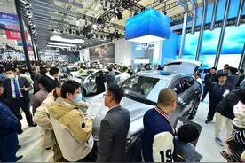 政策、基建、消费与产业链共振，山东新能源汽车消费“加速跑”图片