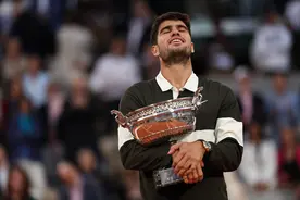 阿尔卡拉斯战胜辛纳夺得法网男单冠军图片