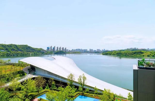 别问了！就在夷陵！4.3公里“海”岸线，出片率100%