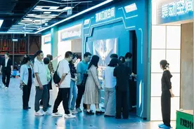 超仿生人形机器人亮相！济南银座商城打造省内首个未来科技商业综合体图片