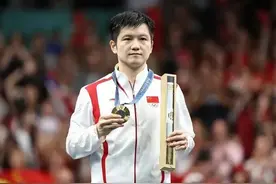 樊振东获“上海市青年五四奖章”图片