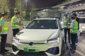 网约车无故取消订单受罚！青岛交通运输执法部门节前严查违法违规行为图片