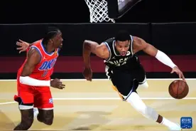 篮球·NBA杯赛：雄鹿夺冠图片