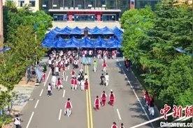 山东2025年夏季高考启幕 69.2万名考生赴考图片