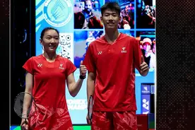 国羽混双就是强！两年轻组合会师决赛锁定全英冠军图片