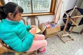 69岁患癌奶奶织200多件毛衣给山区娃，她为何如此执着？图片