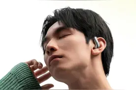 AI落地再出招，字节豆包AI智能体耳机Ola Friend 亮相图片