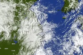 今夜到明日上午有大到暴雨，局部大暴雨！上海入秋了吗？图片