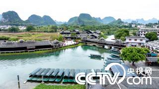 广西阳朔：世外桃源景区群山连绵
