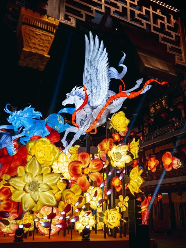 “全上海最有年味的地方”，今晚亮灯啦！