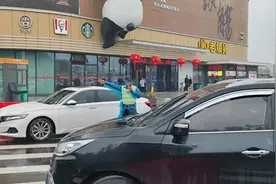 暖心服务“不打烊” 高速驿网服务区温馨护航返程路图片