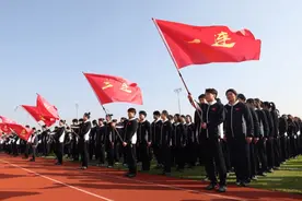 夏练三九冬练三伏，932名上海运动员在冬训前先军训，严格自律锤炼过硬作风图片