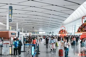 天府机场位列全国前五！“五一”假期，成都国际航空枢纽旅客吞吐量达129万人次图片