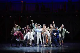 深圳龙岗：开心麻花华南原创舞台剧《青春之城》全国首演 热血演绎追梦故事图片