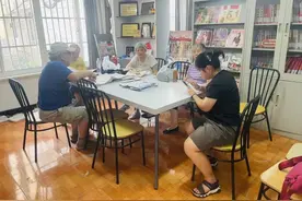 炎炎夏日，上海仙霞新村街道社区老年人都喜欢来这里图片