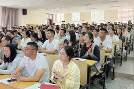 五里堡小学召开2025年六年级毕业生小升初家长会图片