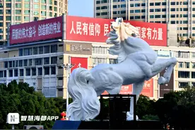 再忆广场“塑马人”！福州五一广场的骏马城雕故事，你了解吗？图片