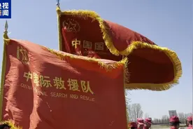 滚动更新丨中国救援队在缅甸曼德勒救出第四名幸存者图片