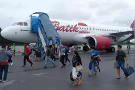 机长和副驾同时睡着28分钟！飞机偏离航线，机上有153名乘客图片