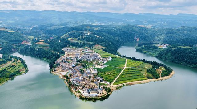 云新闻关注丨诗意旅居，云岭初冬氛围感超绝！