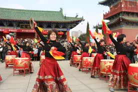 伊川县“百人鼓”“千人舞”戏迷擂台赛火热庆元宵图片