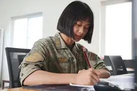 飒！入伍5年，她一路开挂，成为“六边形战士”图片