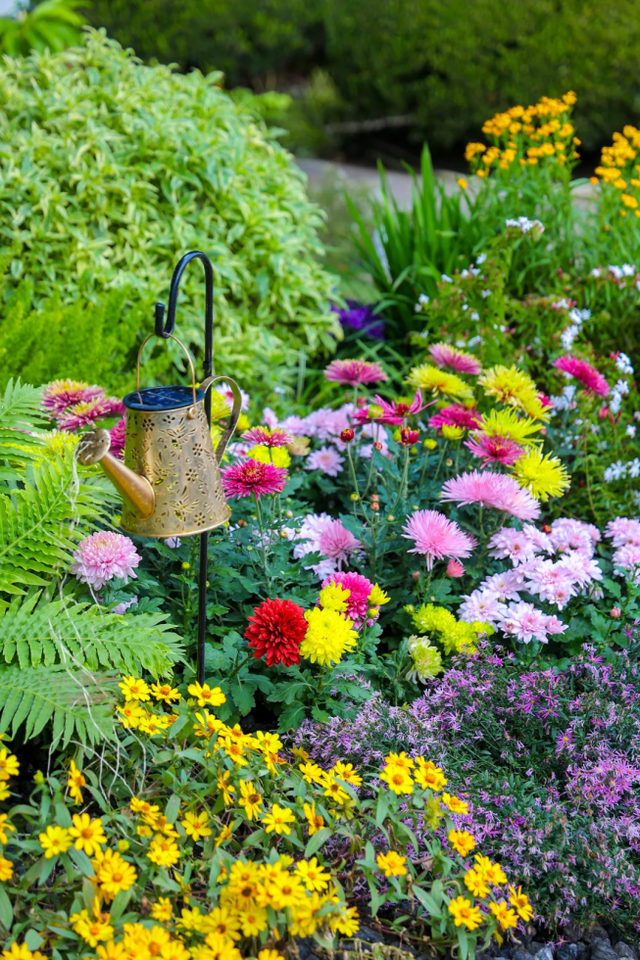 上海这里变身花花世界！38组绝美花境作品免费打卡→