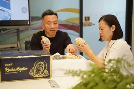 酷暑下乳山牡蛎出海闯市场，28小时到达马来西亚图片