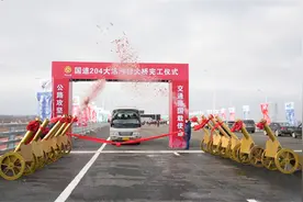 国内最宽单体公路桥梁！国道204大沽河特大桥工程完工图片