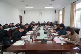 同堂共议，现场办公 ，共商脱薄“大计”!——阜阳中院颍泉区委召开薄弱法院建设工作联席会图片