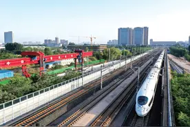 济南郑州，高铁“牵手”图片