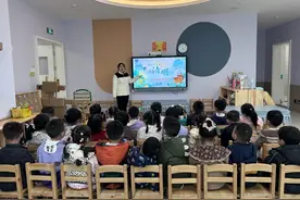 渝北龙山街道龙山路社区开展“缅怀先烈 诗韵清明”诵读活动图片