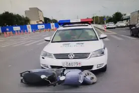 太奇葩！一男子将私家车改装成警车！刚上路就……图片