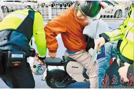 故意遮挡号牌现象突出图片