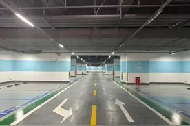 广州白云站停车场正式对外开放，15分钟内免费图片