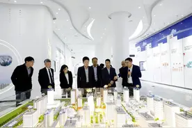 韩国客人一行13人考察威海经开区 研讨多领域合作图片