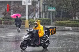 外卖员下雨超时几分钟被打低星，不合理差评怎么破图片