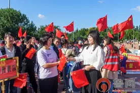 共庆华诞 同谱华章 胶州市隆重举行庆祝中华人民共和国成立75周年升国旗仪式图片