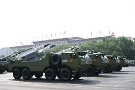 鹰击云天 叱咤海空——记反舰导弹方队图片