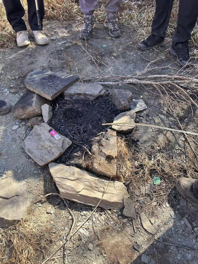 严禁擅自攀爬！20人违规登苍山被查处