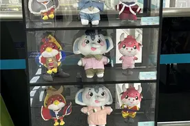 来看看昆明青少年为地铁IP“萌物”设计的服装啦！图片
