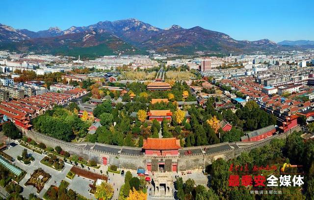 从通天街起步登泰山