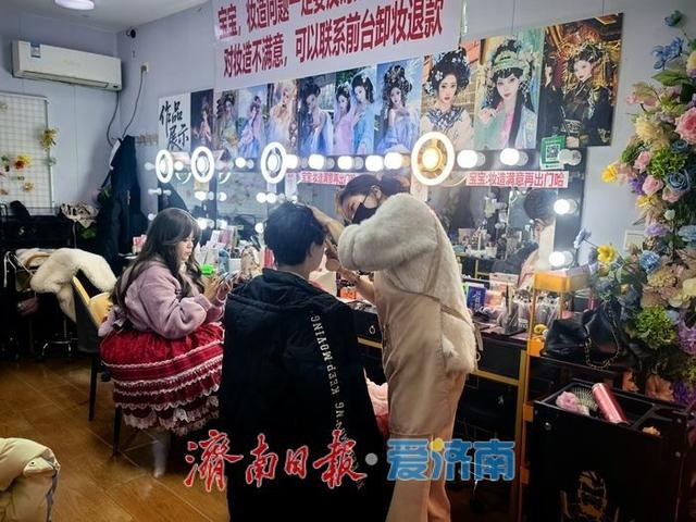 串联景点、带动消费 济南汉服热背后的文旅融合新图景