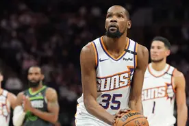 杜兰特：我的拇指整个赛季都不太舒服 但这不会影响我的发挥图片