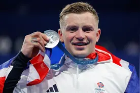 怀疑中国队成绩？外媒：英国“蛙王”酸评中国队4×100米混合泳接力夺冠，被网友质疑图片